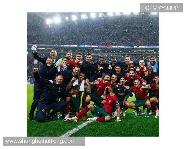 足球元素点亮球星房间打造充满激情与个性化的梦想空间 足球元素点亮球星房间打造充满激情与个性化的梦想空间