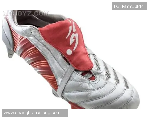 足球球星们最钟爱的球鞋品牌与型号揭秘背后的秘密与故事 足球球星们最钟爱的球鞋品牌与型号揭秘背后的秘密与故事